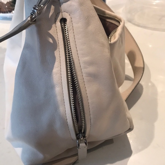Ivory Marc Jacobs bag with crossover strap - Picture 4 of 7